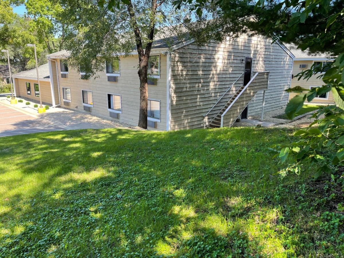 Nichols Inn&Suites Hastings Exterior foto