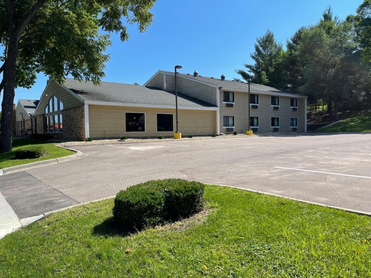 Nichols Inn&Suites Hastings Exterior foto