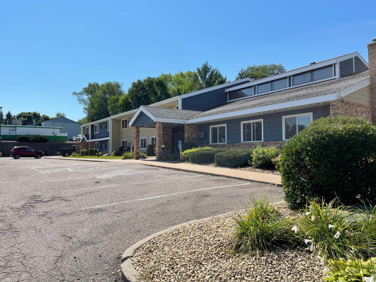 Nichols Inn&Suites Hastings Exterior foto