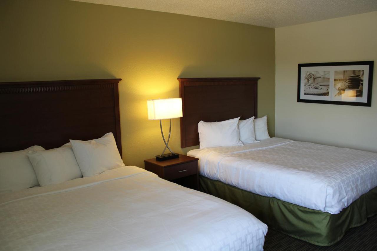 Nichols Inn&Suites Hastings Zimmer foto